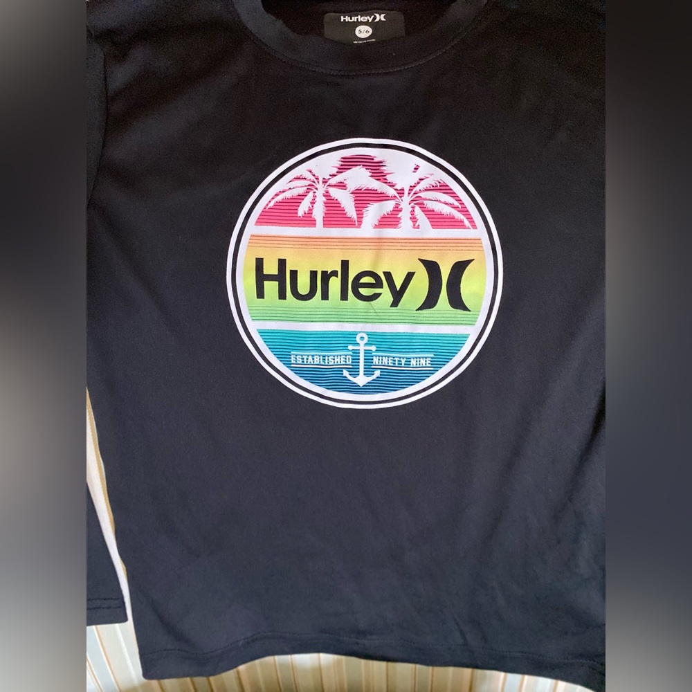 HURLEY KIDS 2-PIECE SWIM SET UPF 50+ LONG SLEEVE SHIRT & TRUNKS SIZE 5/6 🌟EUC🌟 - Picture 2 of 16